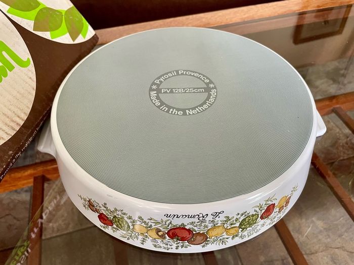New Vintage Pyrosil Casserole Dish Spice of Life La Romarin 1970s with Lid and Original Box Unused