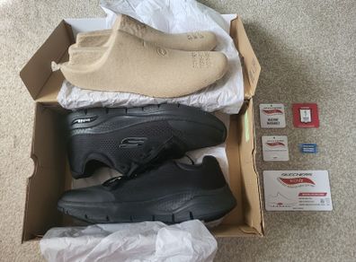 Skechers Arch Fit Trainers UK Size 8.5 Mint Condition