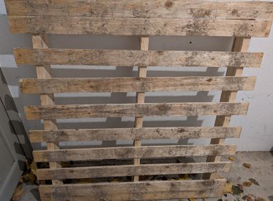 Wooden shipping pallet