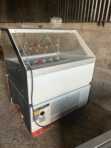 Ice cream cabinet