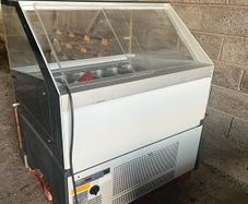 Ice cream cabinet