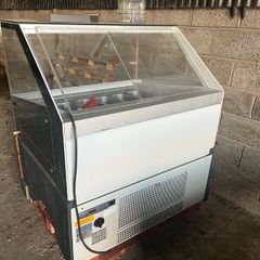 Ice cream cabinet
