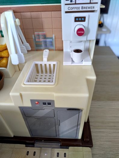 Miniature burger shop