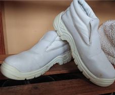 White Safety Joggers Steel Toe Cap Safety Clog  UK 8