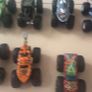 Hot wheels loading truck with 12 hot wheels cara Image 3