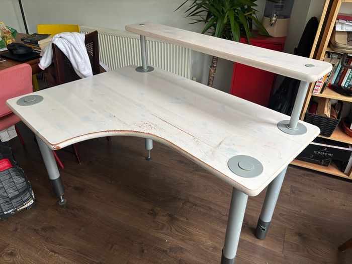 desk
