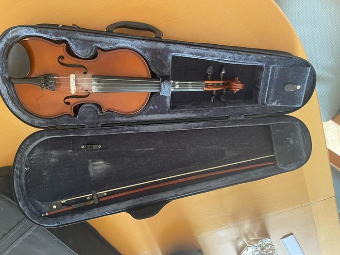 1/2 size violin