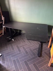 L-shaped Electric Sit/Stand Desk
