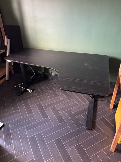 L-shaped Electric Sit/Stand Desk