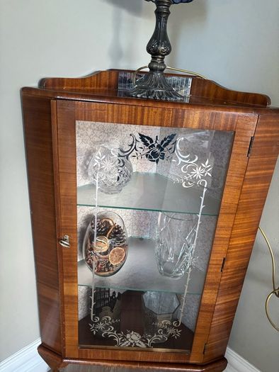 corner cabinet