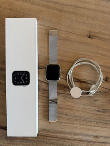 Apple Watch SE 44mm Silver Aluminium Case