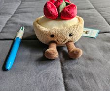 Jellycat Amuseables Fleurette Tarte Aux Fraises