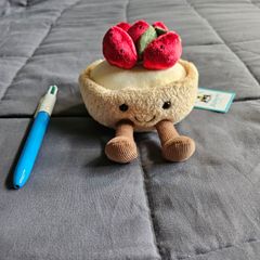 Jellycat Amuseables Fleurette Tarte Aux Fraises