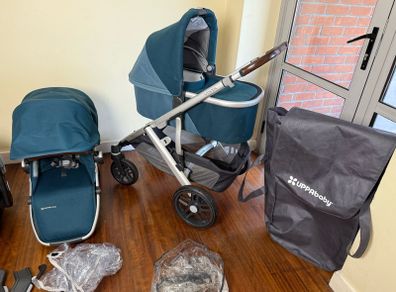 As new Uppababy Vista V2 Finn colour