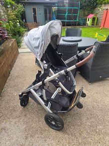 Uppa baby Vista V2 travel system