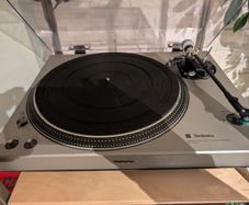 Technics SL-150 vintage turntable