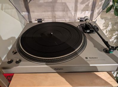 Technics SL-150 vintage turntable