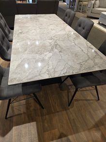 Modern Extendable Dining Table Excellent Condition