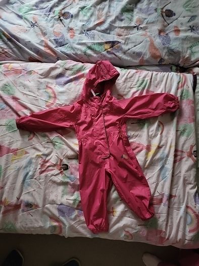 Gelert kids waterproof rain suit. Pink. 12-18 months