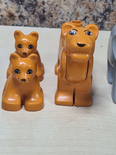 Lego Duplo Elephant Female Lion And Cubs Figures Animals Zoo Safari Vintage