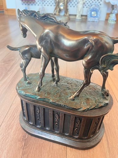 horse clock