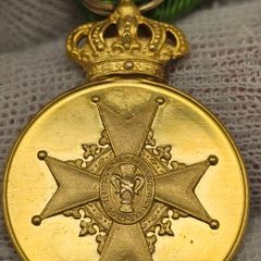 Sweden Gold Medal 1772 Order of Vasa Medal on Green Ribbon Very Rare Medal