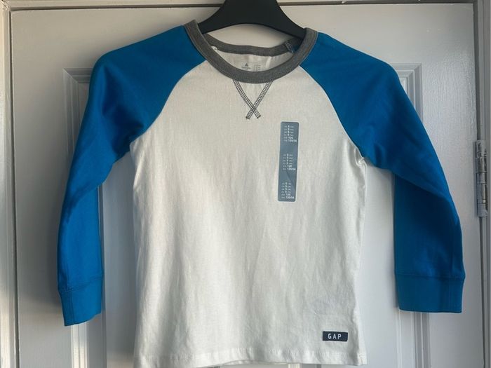 GAP long sleeved tshirt - bnwt