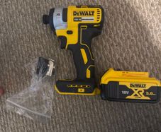 BRAND NEW DeWalt DCF887 18V XR Brushless Impact Driver + 5Ah Battery