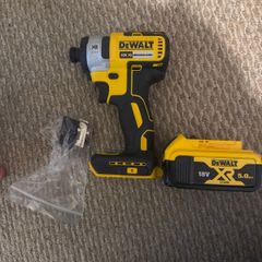 BRAND NEW DeWalt DCF887 18V XR Brushless Impact Driver + 5Ah Battery
