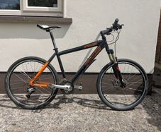 Specialized large mountain bike - high spec components