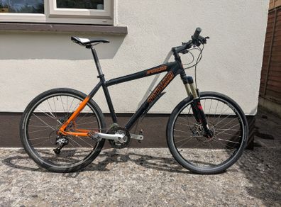 Specialized large mountain bike - high spec components