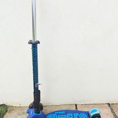 Micro Maxi Scooter,  Blue, LED Wheels