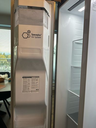 LG American Style Fridge Freezer 635L  Ice and Water