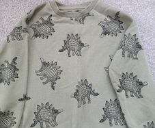 boy's jumper. Age 7/8