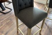 Bar stool