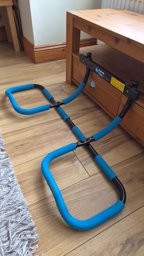 Pull up / push up bar