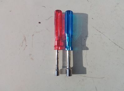 2.Hand Held Sockets.