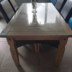 solid Dinning table