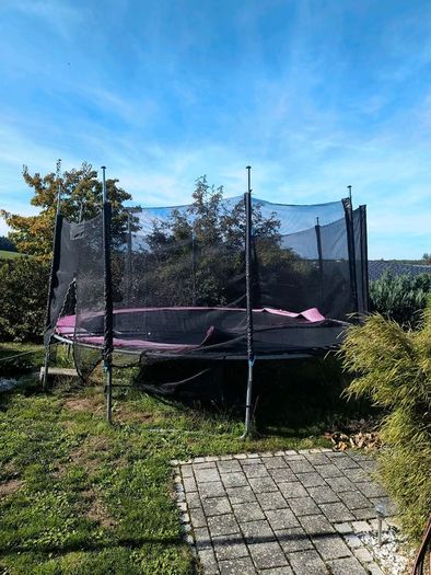 Trampoline