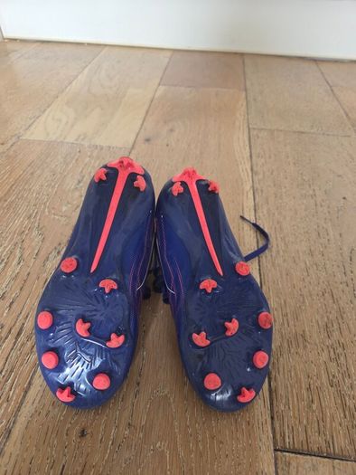 Kids football boots Puma size UK13