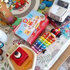 toys