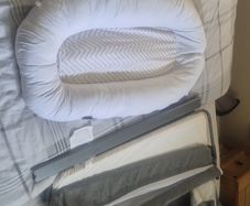 babylo next to me crib-clevamama sleeping pod and nappy bin.. good condition