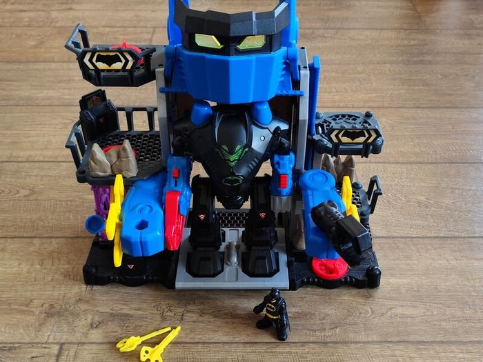 IMAGINEXT Batman Robo Batcave PlaySet with Batman Robot and  Superman Robot