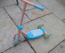 Peppa pig scooter and skates -free
