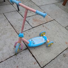 Peppa pig scooter and skates -free