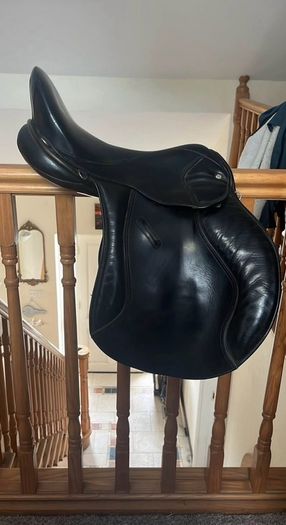 Antill 17.5" saddle