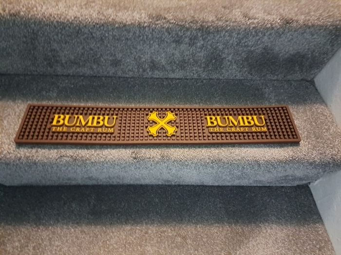 Bar runner