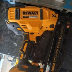 nail gun dewalt  16g