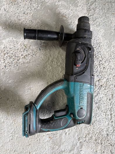 Makita DHR202Z SDS Plus 18v lxt (parts or repair)
