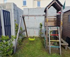 Kids swing set